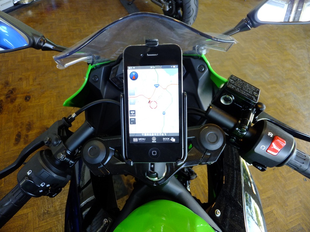 カワサキ Ninja250slにスマホ取付ける Iphone搭載キット 新車オートバイ価格表とバイク価格表